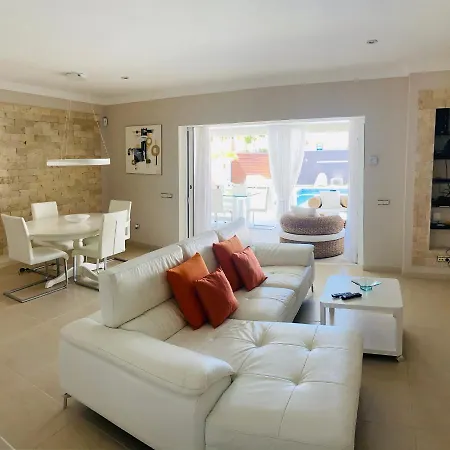 Villa Olivia Holidayhouse *